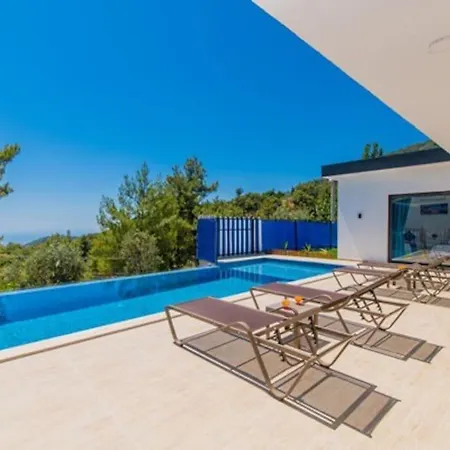 Goekkusagi / Kalkan Hotel 4*